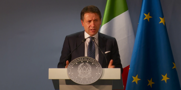 Russia, Conte: “Invitiamo Mosca a rilasciare marinai”