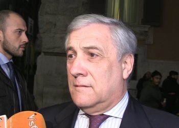 Manovra, Tajani: “Si tartassano volontariato e anziani, non c’è crescita nè lavoro”