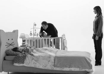 Cortellesi e Mastandrea, genitori che resistono nell’ultimo film di Mattia Torre