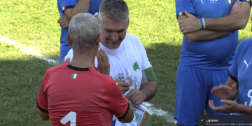 Coronavirus, Mattia, il paziente 1, torna a giocare a calcio a Codogno dopo il virus