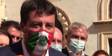 Immuni, Salvini: “Non la scarico perché mia figlia gioca con il telefonino e lo incasina”