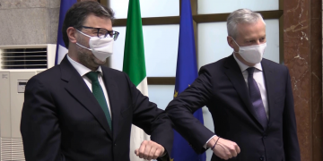 Italia-Francia, le immagini del bilaterale tra il ministro Giorgetti e quello francese Le Maire