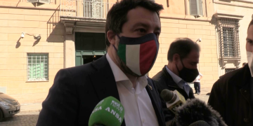 Covid, Salvini: “Bisogna chiarire perché si può festeggiare all’estero ma non in Italia”
