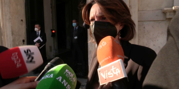 Covid, Bonetti: “Soddisfatti per prospettiva riapertura scuole per i più piccoli”