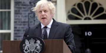 Il ricordo di Boris Johnson: “Filippo è stato solido sostegno per la regina per oltre 70 anni”
