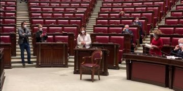 Sofagate, Lorenzin e la sedia vuota a Montecitorio