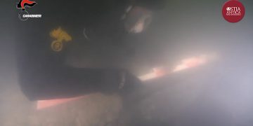 Tre colonne romane scoperte sul letto del Tevere: l’intervento dei sub