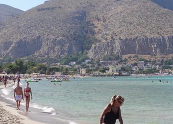 Tolti i tornelli a Mondello