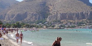 Tolti i tornelli a Mondello