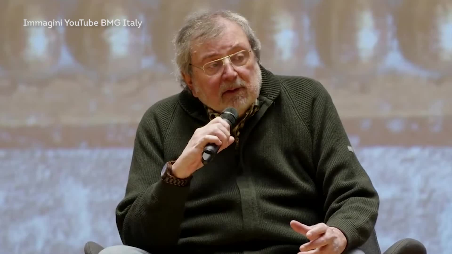Addio a Francesco Guccini, quando rivisitò ‘Bella ciao’: “Mio omaggio alle donne iraniane”