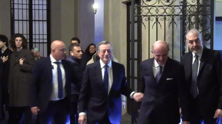 Draghi: “Sicurezza dell’Ue messa in dubbio da svolta Trump, ordine internazionale sconvolto dai dazi Usa”