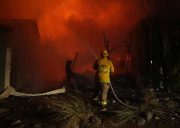 Immagini di Los Angeles in fiamme
