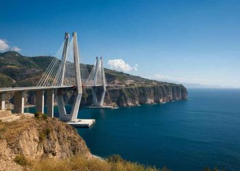 La geologia del ponte Stretto: un'analisi approfondita di Ciriani