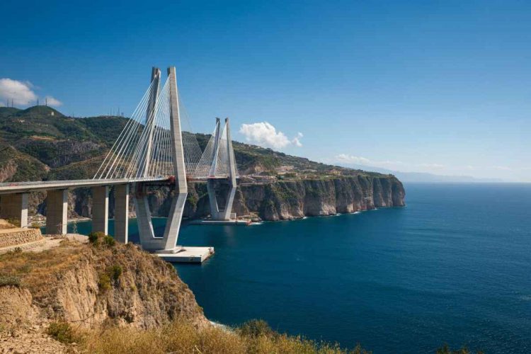 La geologia del ponte Stretto: un'analisi approfondita di Ciriani