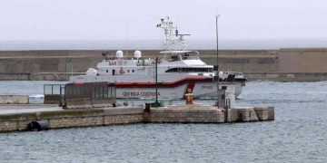 Migranti e guardia costiera