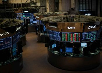 Milano in Rosso: Nexi, Prysmian e STM Affondano il Mercato