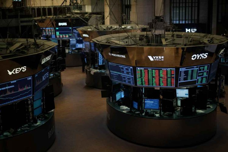 Milano in Rosso: Nexi, Prysmian e STM Affondano il Mercato