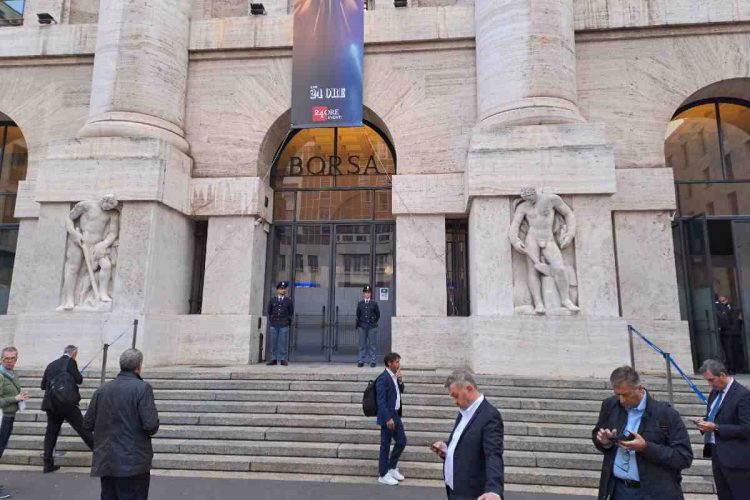 Piazza Affari Milano Borsa