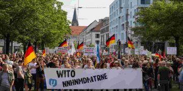 Proteste in Germania: Manifestanti bloccano l'apertura del congresso dell'Afd