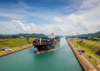 Governo Usa: navi gratuite attraverso Panama, ma l'Autorità del Canale dice di no