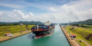 Governo Usa: navi gratuite attraverso Panama, ma l'Autorità del Canale dice di no