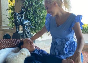 San Valetino, Marta Fascina con Silvio Berlusconi e il cane Dudù