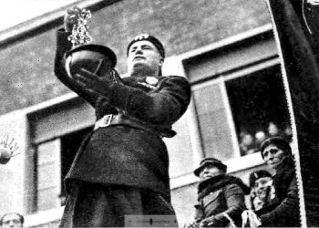 Una foto di Benito Mussolini