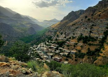 Miliziani curdi annunciano un cessate il fuoco dopo 40 anni di insurrezione in Turchia