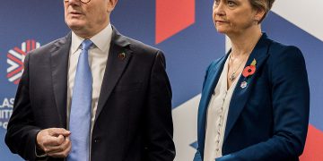 Premier britannico Starmer riconosce il peso delle osservazioni di Trump sull’impegno europeo nella difesa, secondo il New York Times