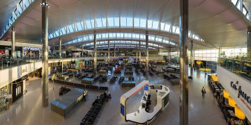 Londra: incendio all’aeroporto di Heathrow, chiusura temporanea dello scalo