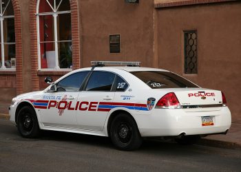 USA, New Mexico: Tre morti e quindici feriti in una sparatoria di massa durante un raduno automobilistico non autorizzato