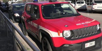 una camionetta dei Vigili del fuoco