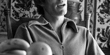 Morto Richard Chamberlain, celebre interprete di padre Ralph nella serie Uccelli di rovo