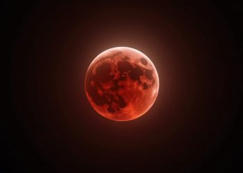 Eclissi di luna rossa