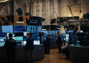 Borse, crollano i mercati dell'Asia per i dazi di Trump