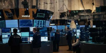 Borse, crollano i mercati dell'Asia per i dazi di Trump