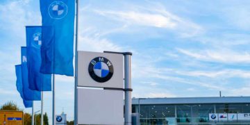 Calo dell'utile netto annuale per BMW