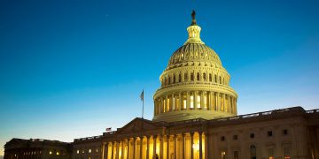 Il deficit di bilancio degli Stati Uniti supera il trilione di dollari a febbraio, stabilendo un nuovo record annuale