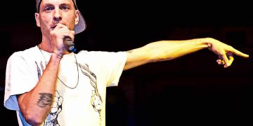 Clementino durante un concerto nel 2011