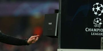 Decisione al Var in Champions League