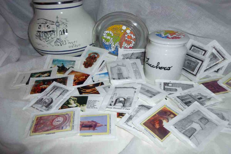 Delle bustine di zucchero