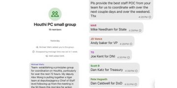 Due screenshot tratti dalla chat segreta del Pentagono sull'attacco in Yemen