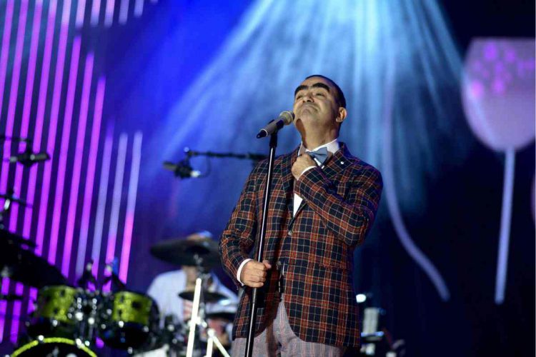 Elio durante un concertone del primo maggio