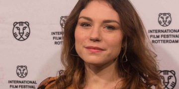 Un primo piano di Emilie Dequenne