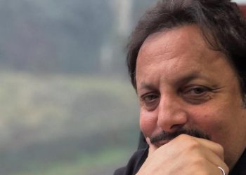 Enrico Brignano annuncia la morte della madre