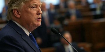 Trump: gli Stati Uniti prenderanno il controllo della Groenlandia “in un modo o nell’altro”.