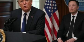 Trump sostiene Musk dopo i tagli: “Un vero patriota”