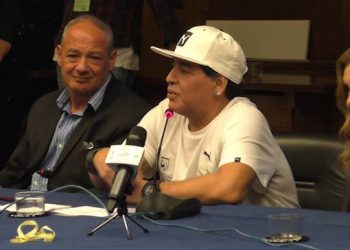 Colpo di scena nel processo per la morte di Maradona: un arresto per falsa testimonianza