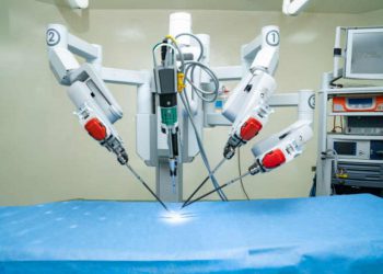 Intervento di resezione epatica con il robot Da Vinci