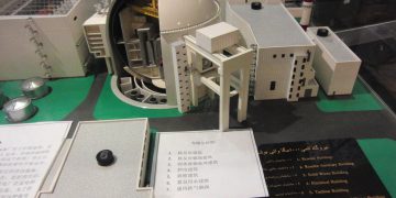 Iran: possibile sviluppo nucleare in risposta a minacce di attacco